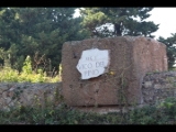 06939 ostia - regio i - vico del pino (vico del tempio rotondo) - schild.jpg